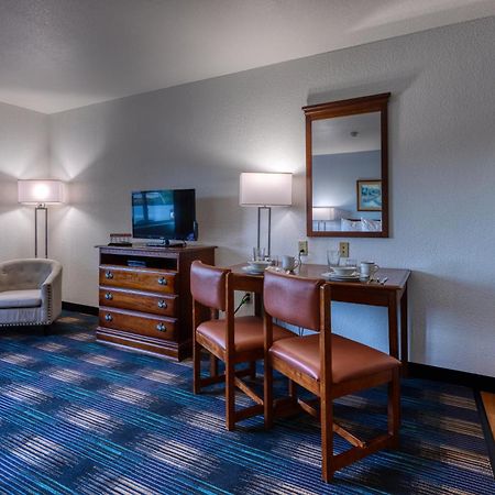 All Towne Suites Сент-Роберт Экстерьер фото