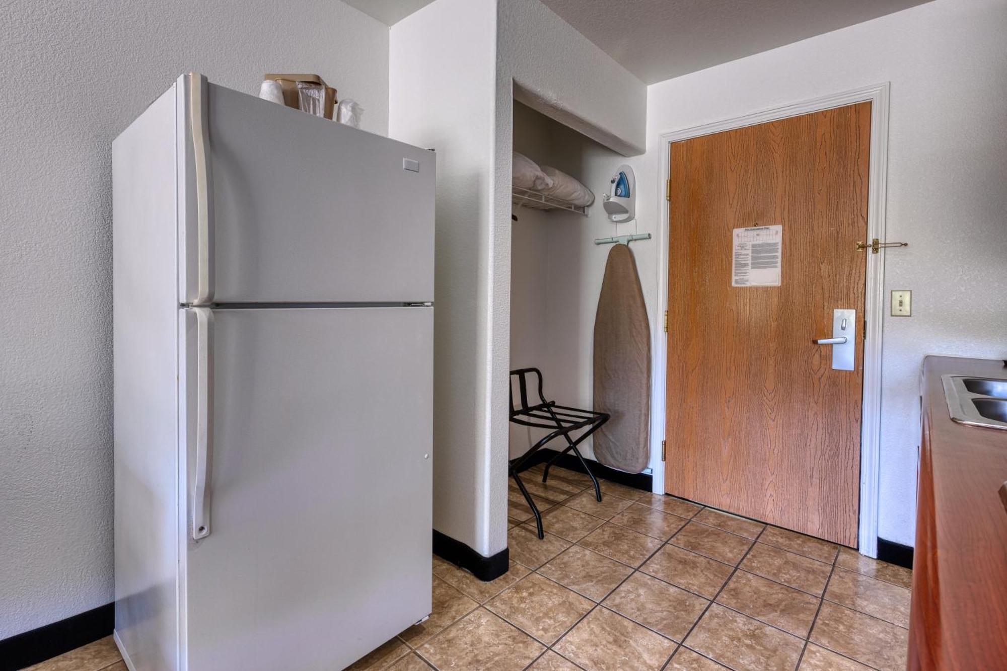 All Towne Suites Сент-Роберт Экстерьер фото