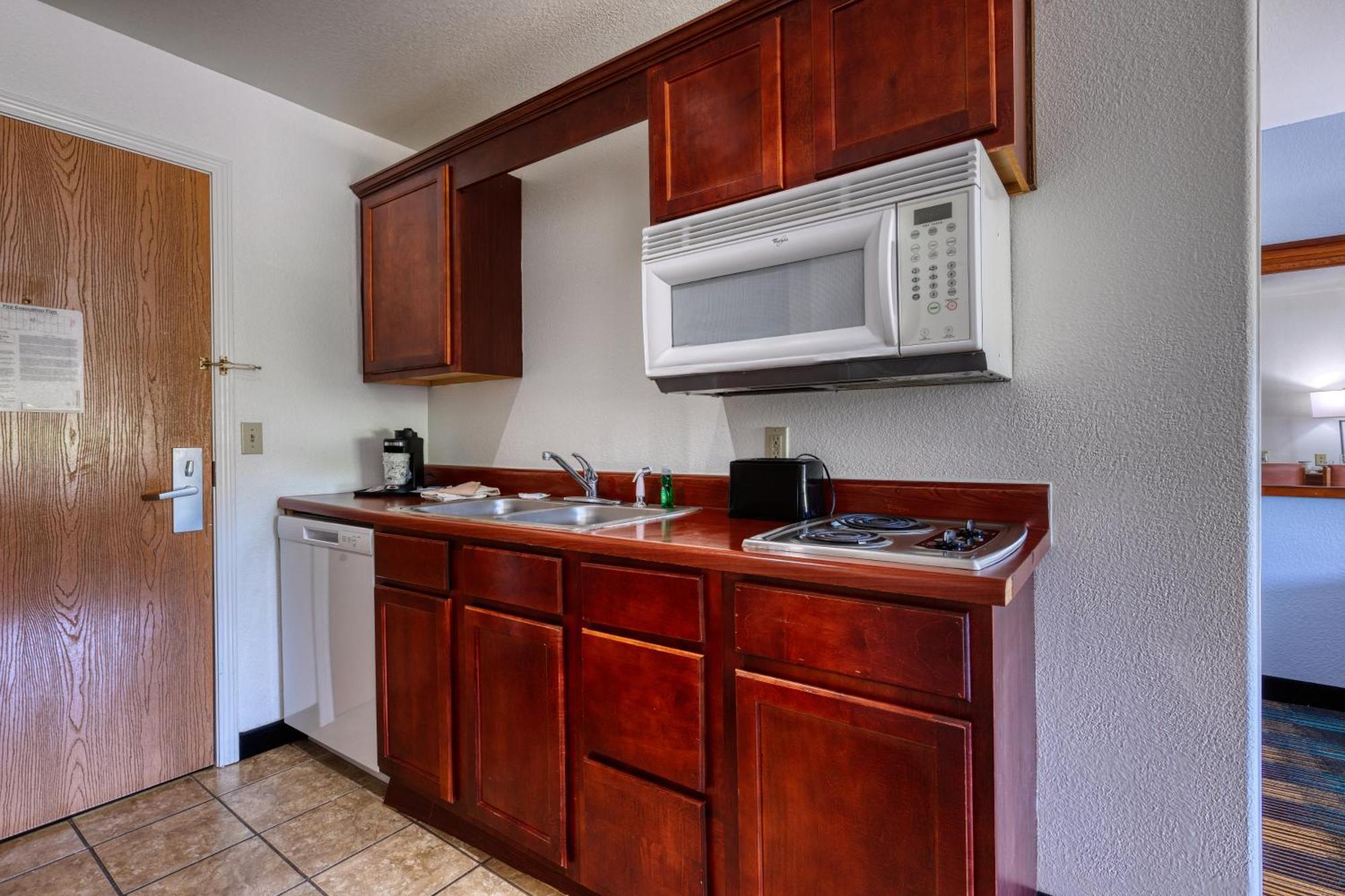 All Towne Suites Сент-Роберт Экстерьер фото